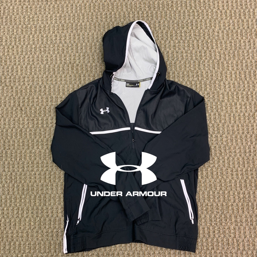 Under Armour Wind Stopper - Men’s L